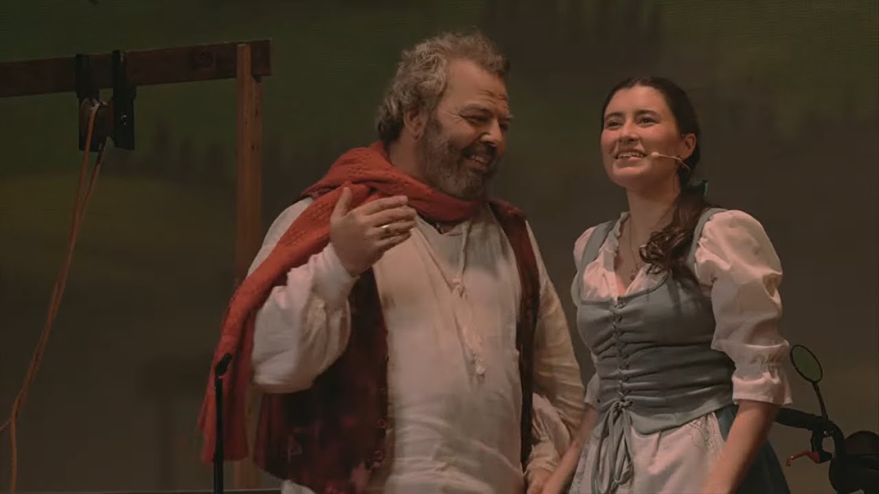 LA BELLA I LA BÈSTIA (el musical en català) - La Lírica de Sant Andreu 2024