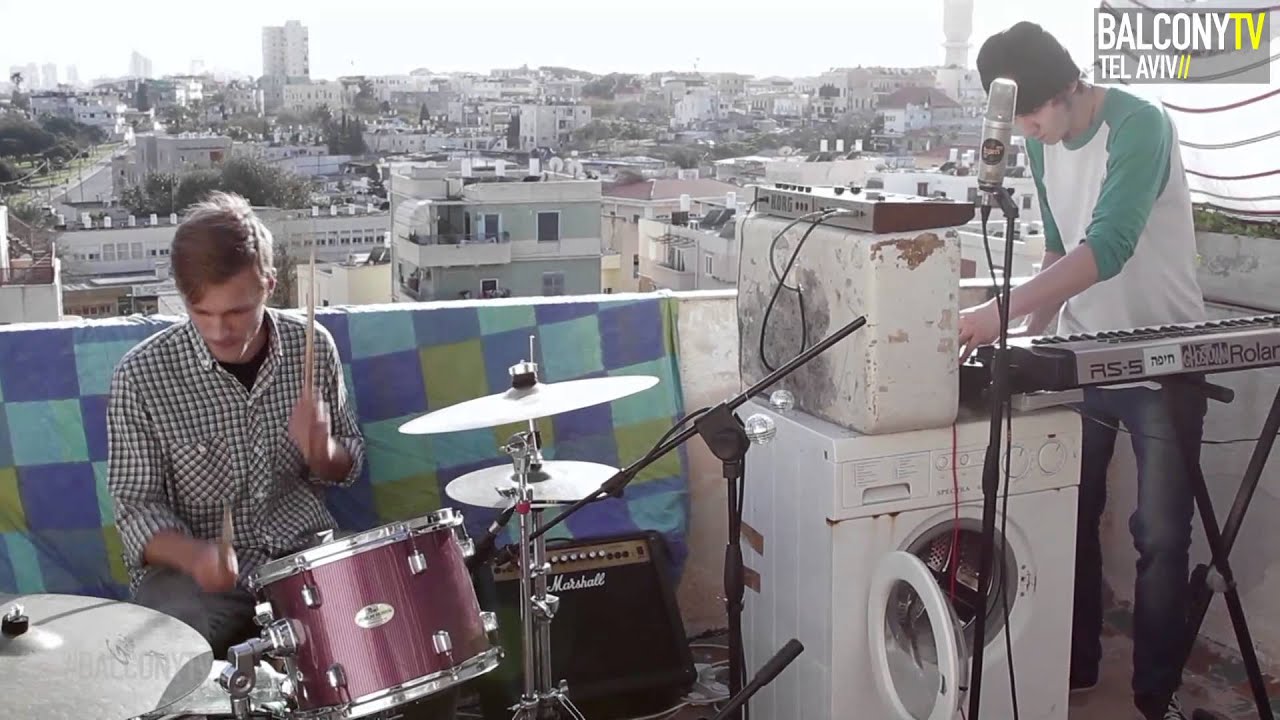 3421 - IGNORE THE WAR (BalconyTV)