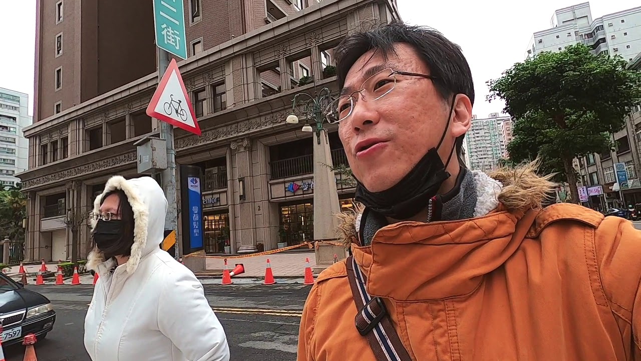連跑兩家超商｜7-11領發票獎金..萊爾富拿蝦皮秘密包裹