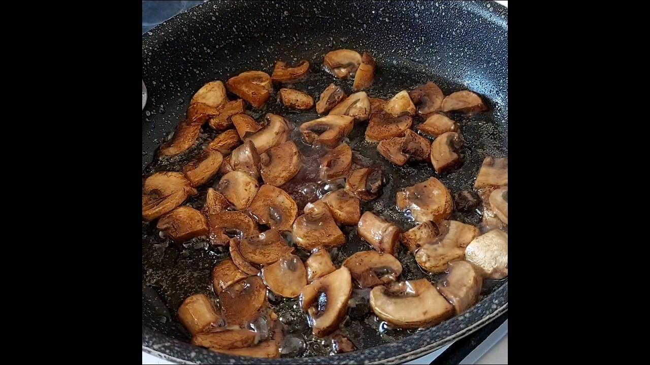 And again fried eggs with mushrooms and tomato. #food #cooking #cookingeggs #recipe #mushrooms