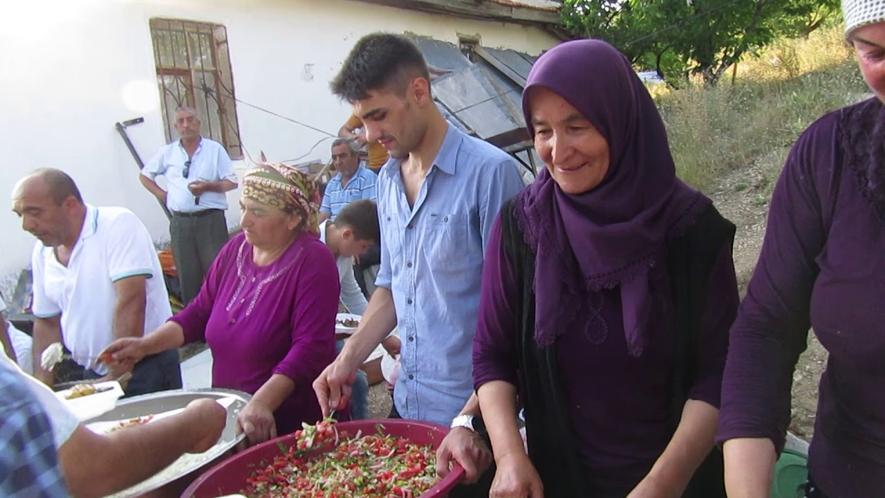 MVI 0362 yasin tumer allah kabul etsin yemek veriyo