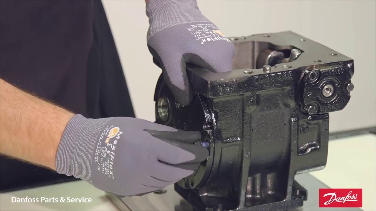 Pro Hydraulics  Danfoss Power Solutions – Series 90 Pump Assembly - - Hydraulic training video