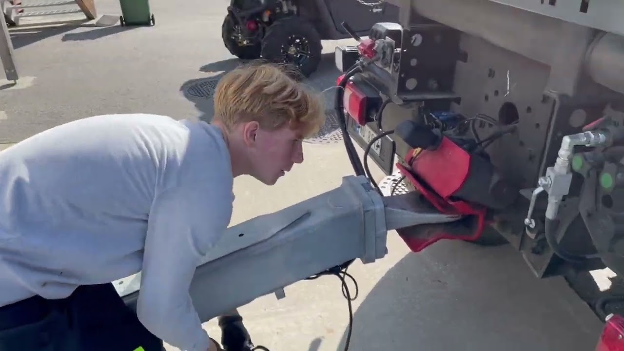 Unimog. Tilkobling av henger og daglig kontroll. Agder Storbilskole