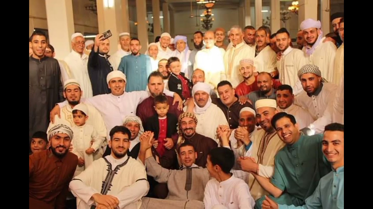 حاسي الرمل hassi r'mel, صور تذكارية لصلاة عيد الفطر  بمسجد عثمان بن عفان ، بإمامة الشيخ رميلات