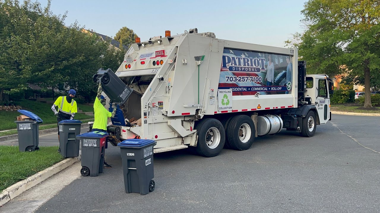 Patriot Disposal Battle Heil 5000 Garbage Truck Flying Through Recycling 