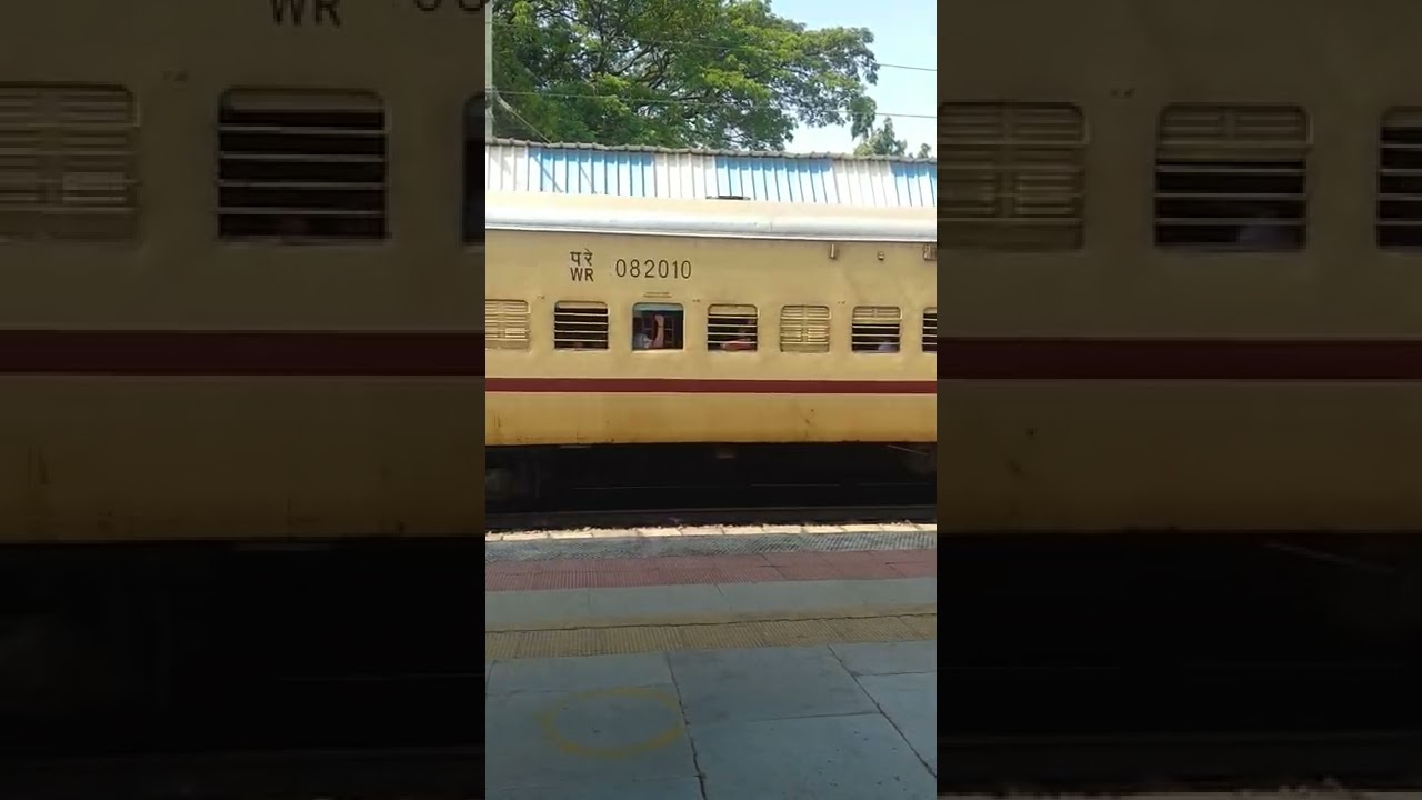 Dead VTA WAP4 + BRC WAP5 Leading 19015 Mumbai Central - Porbandar Saurashtra Express