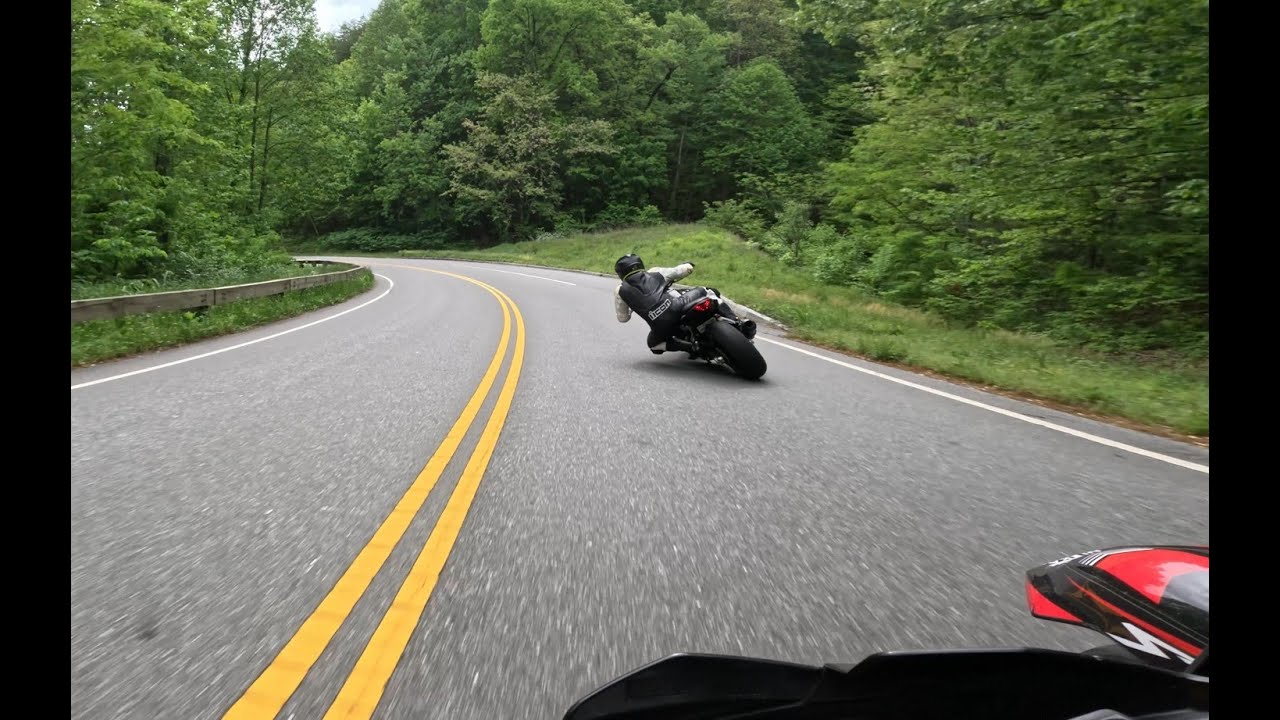 Husqvarna 701 vs Yamaha MT07