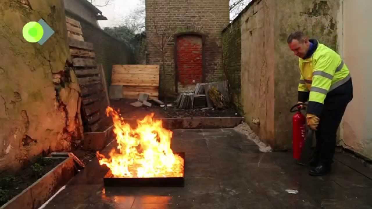 Vloeistofbrand blussen met CO2 (met voice over)
