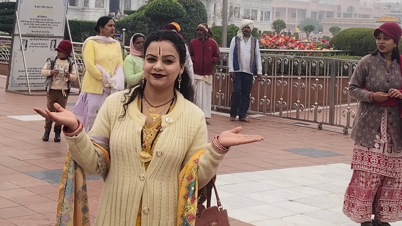 Mathura prem mandir wahhhh kya jagah h😍😍😍🌸