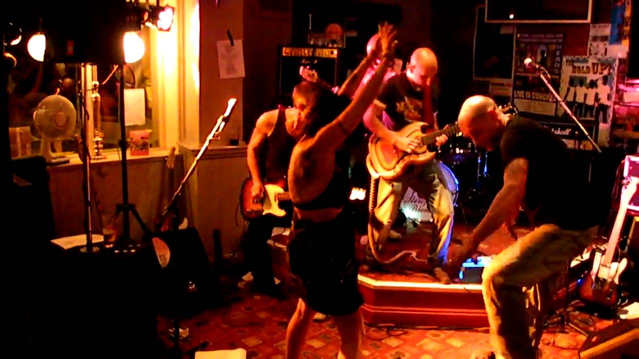 Aeroplane Blondes - Holiday in the sun.MP4