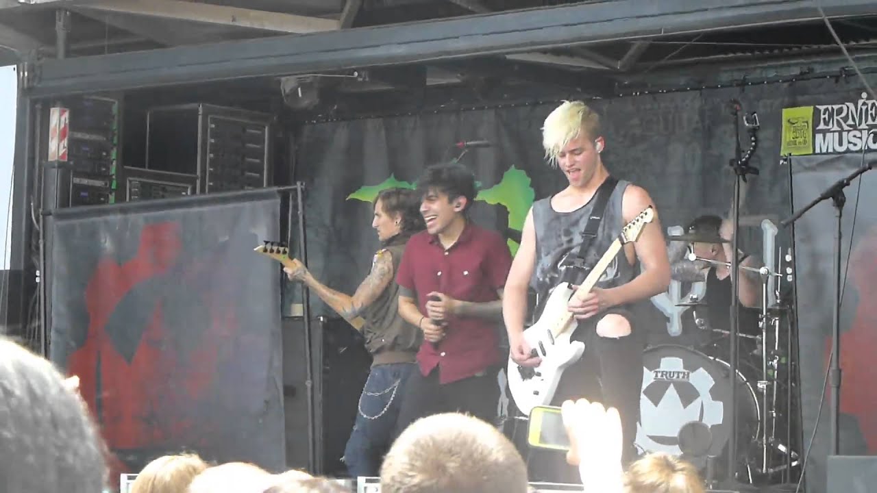 Crown the Empire - Voices - Live 6-14-14 Vans Warped Tour 2014