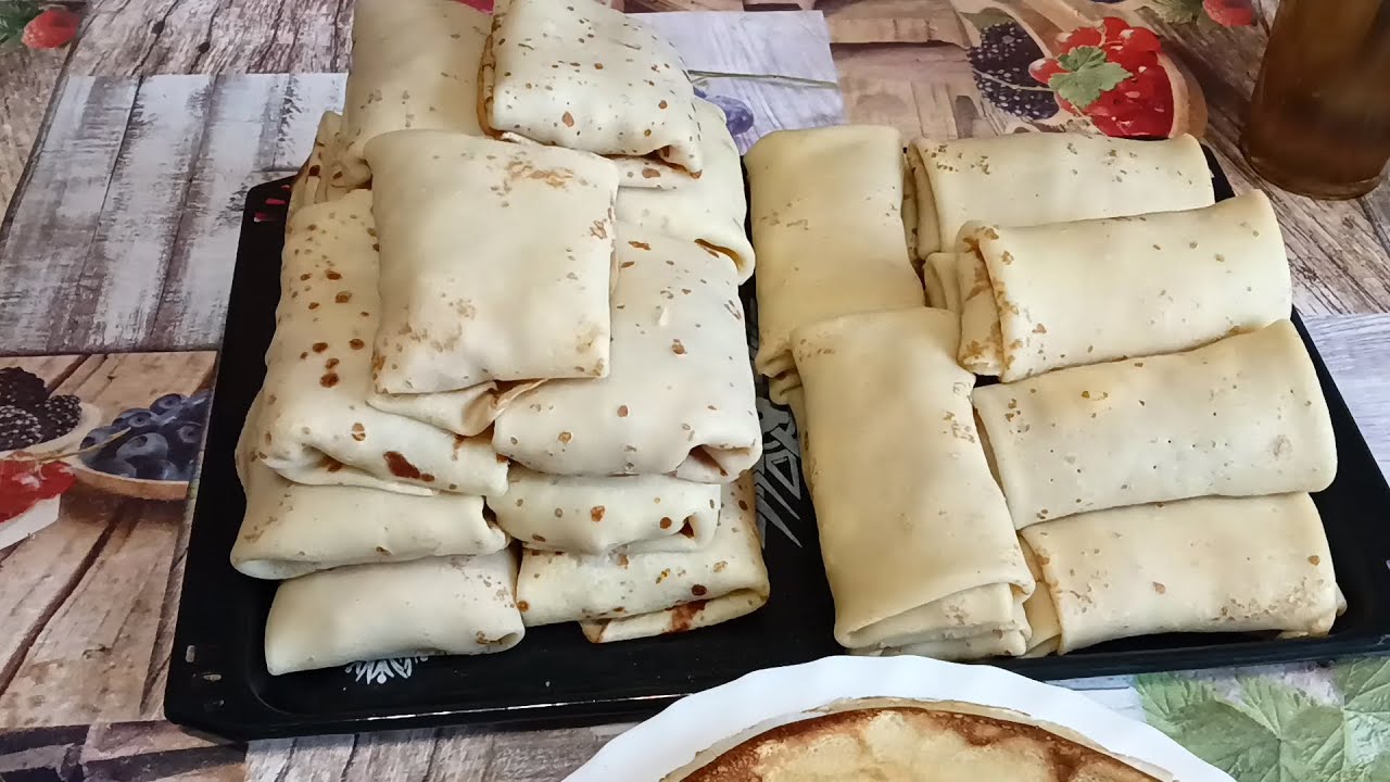Меню на день: куриный суп, пюре с мясом по - французски, блинчики с яблоком и творогом, омлет