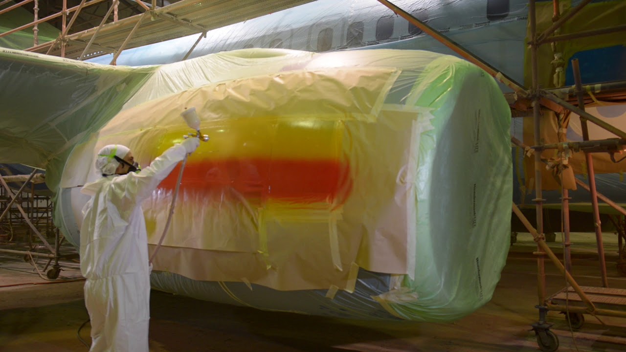 Watch Jet2.com and Jet2holidays&rsquo; 100th aircraft get a paint job