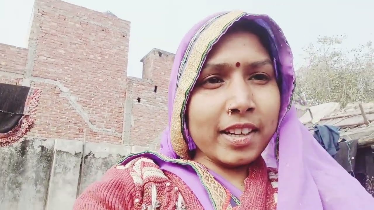 मैं पानी गर्म कर रही हूं