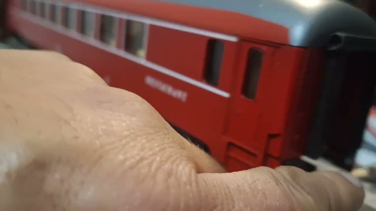 A CLOSER LOOK AT THE LIMA O SCALE RESTAURANT CAR!