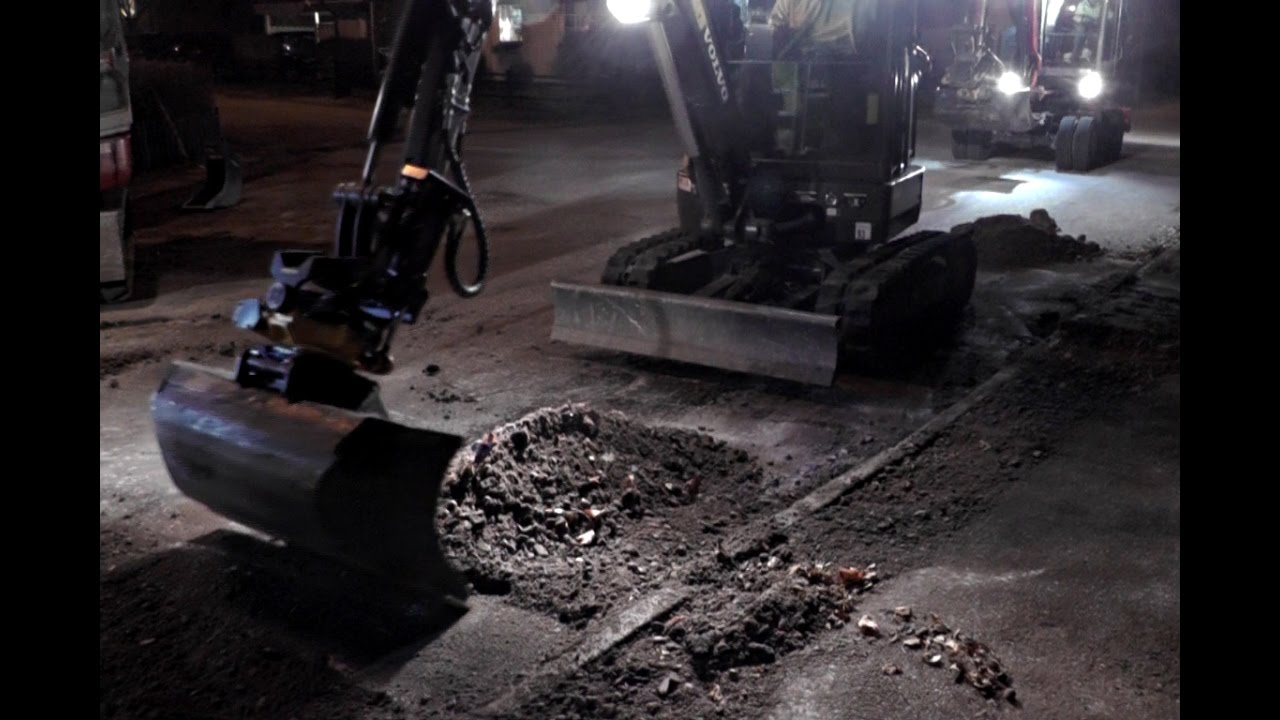 Volvo ECR25D & Takeuchi TB 138 FR With Engcon Rotortilts