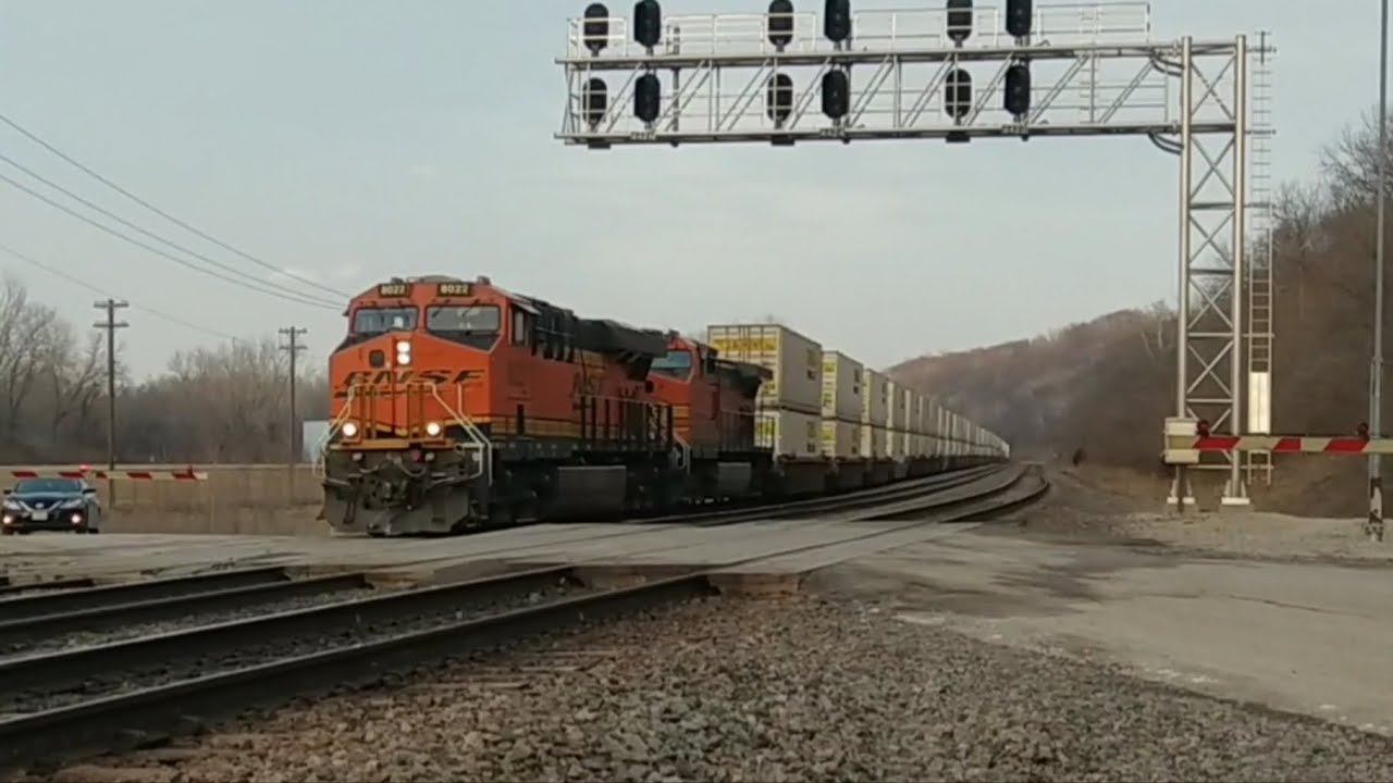 Random Weekend Railfanning Mashup - SC-44 , SD70I ,and more