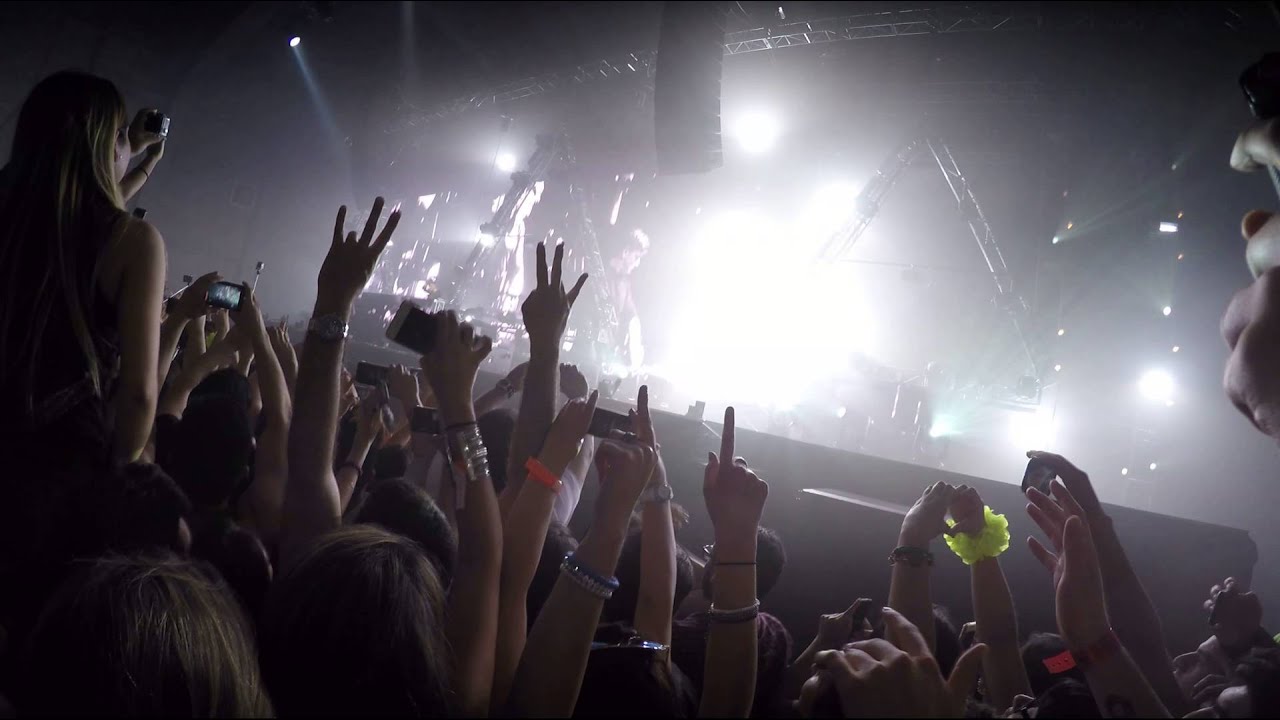 Animals intro & Poison vs Sparks, Martin Garrix 2015