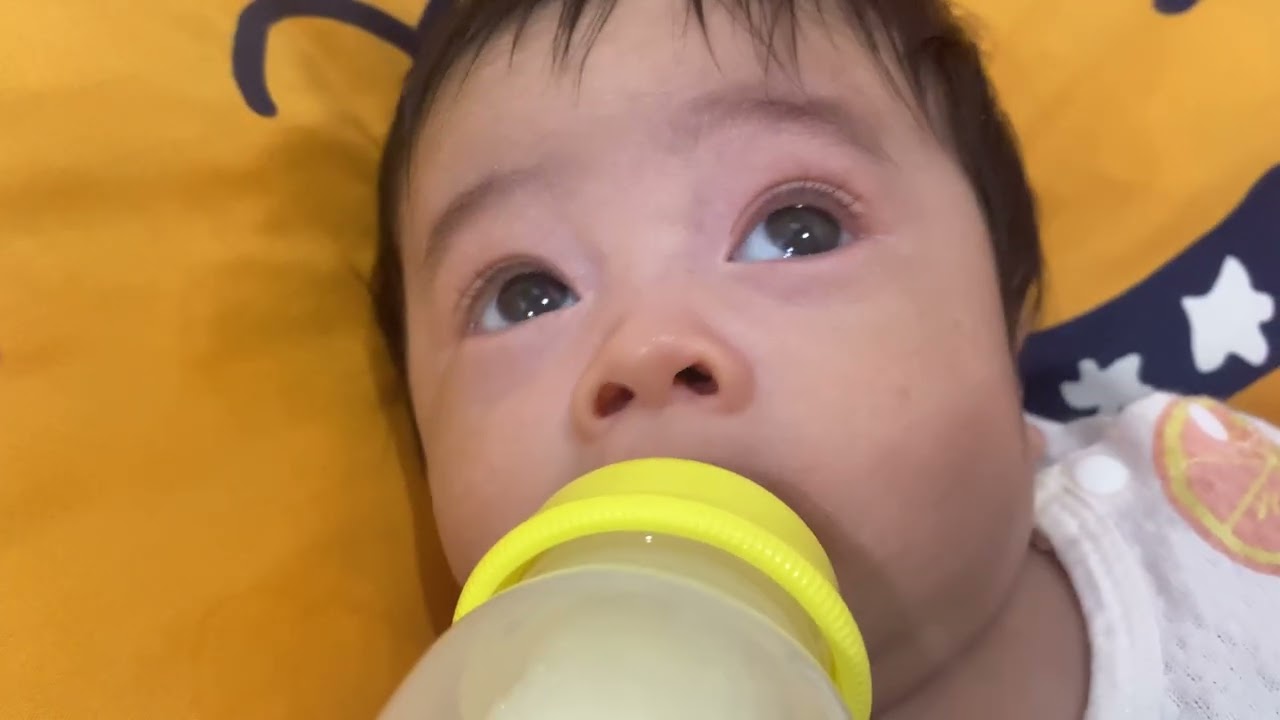 I am from Thailand, baby eating milk, good night 