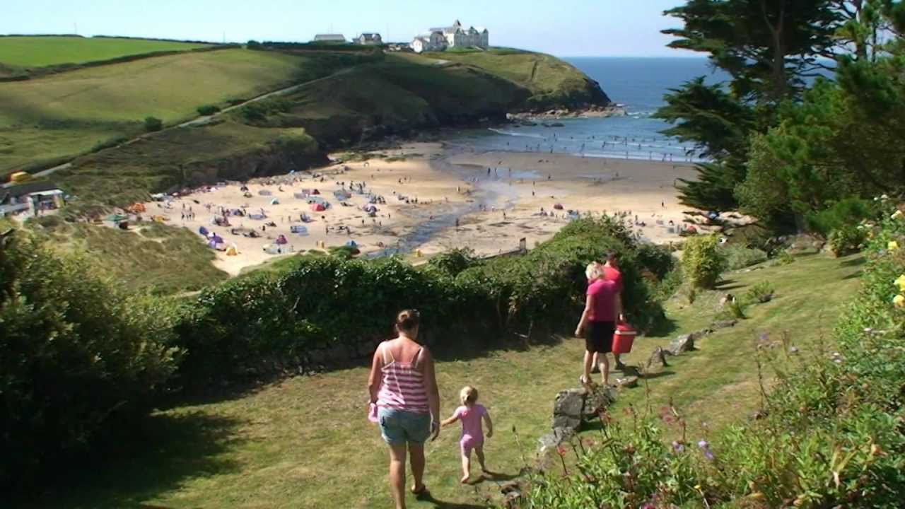 Trewoon, Poldhu Cove, Cornwall - self catering cottages