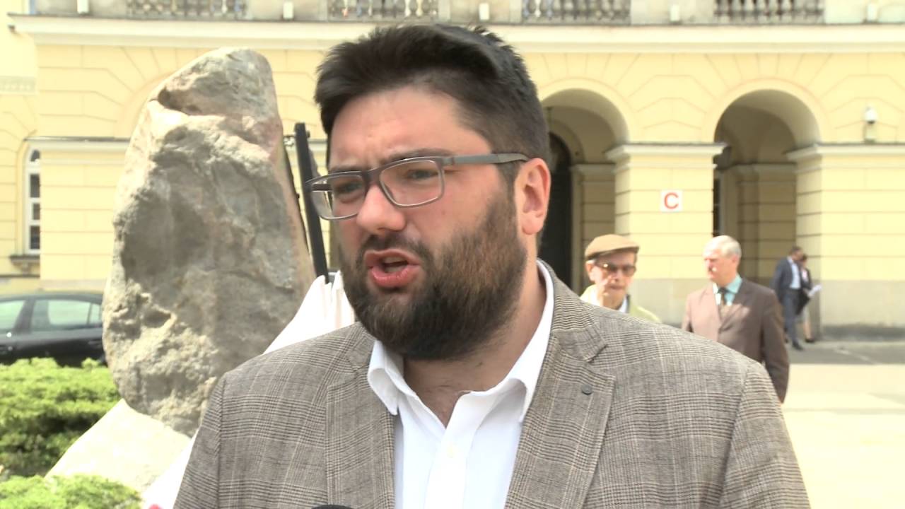 Sp&oacute;r o frekwencję na marszu KOD-u