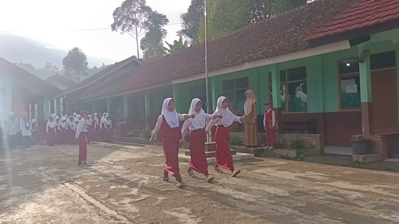 Rutinitas di hari senin SDN MULYABAKTI #sekolahramahanak #sekolahdasar
