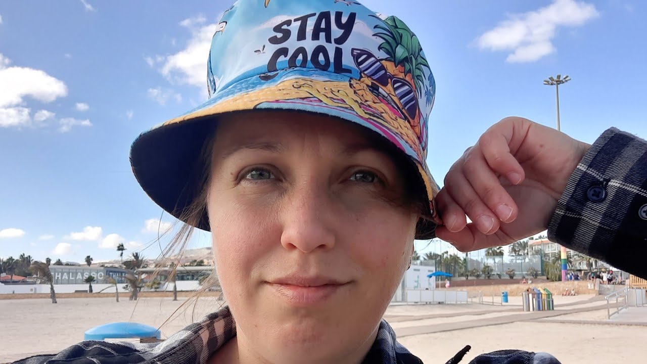 Отдыхаем на Канарских островах🏝 ,неповезло с погодой,  замёрзли,  ветер испортил отдых 😎