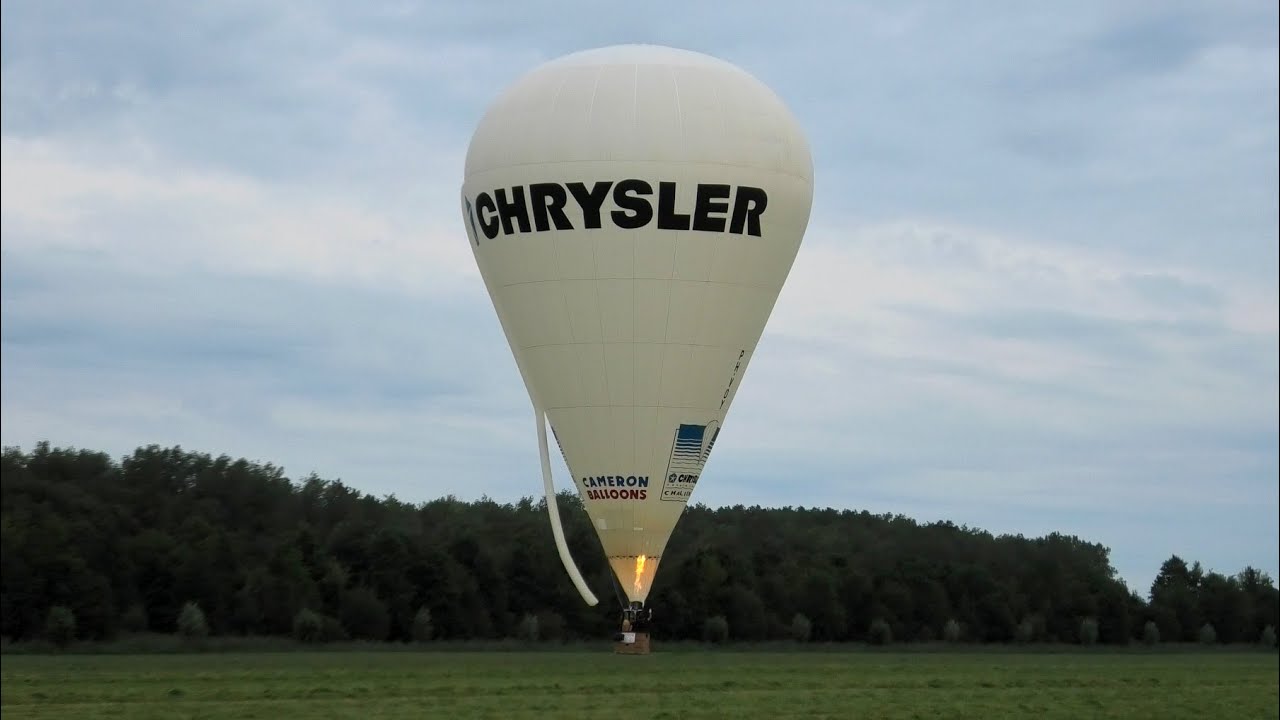 Landing Crysler PH-VOY special shape hot air balloon | Ballonfestival Hardenberg