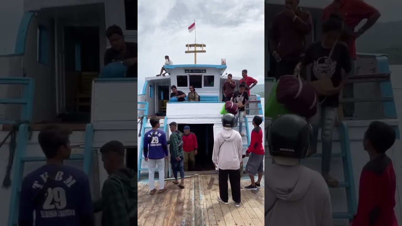 Pelabuhan Larantuka, Flores, Nusa Tenggara Timur