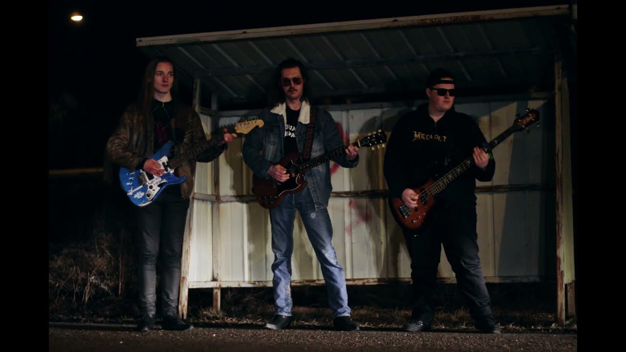 Flowerpotss - Bluussii Soinilla (video)