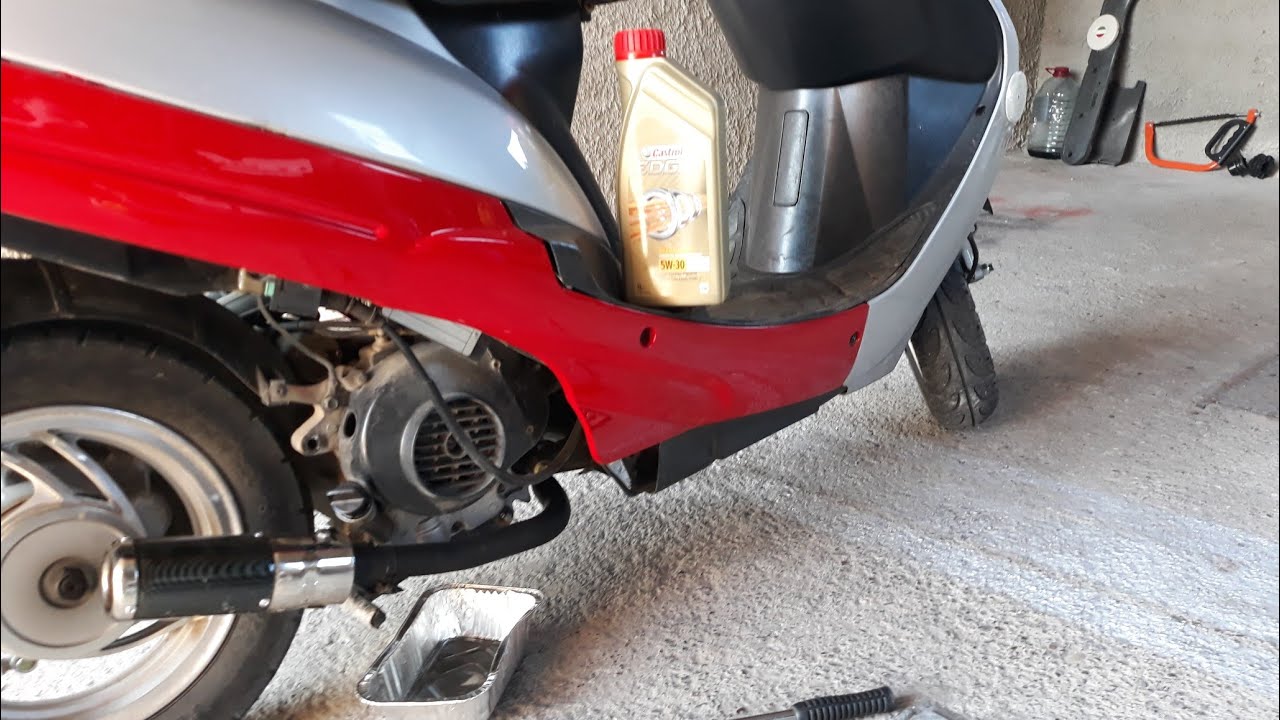 zamjena ulja kod skutera (oil change in scooters)!
