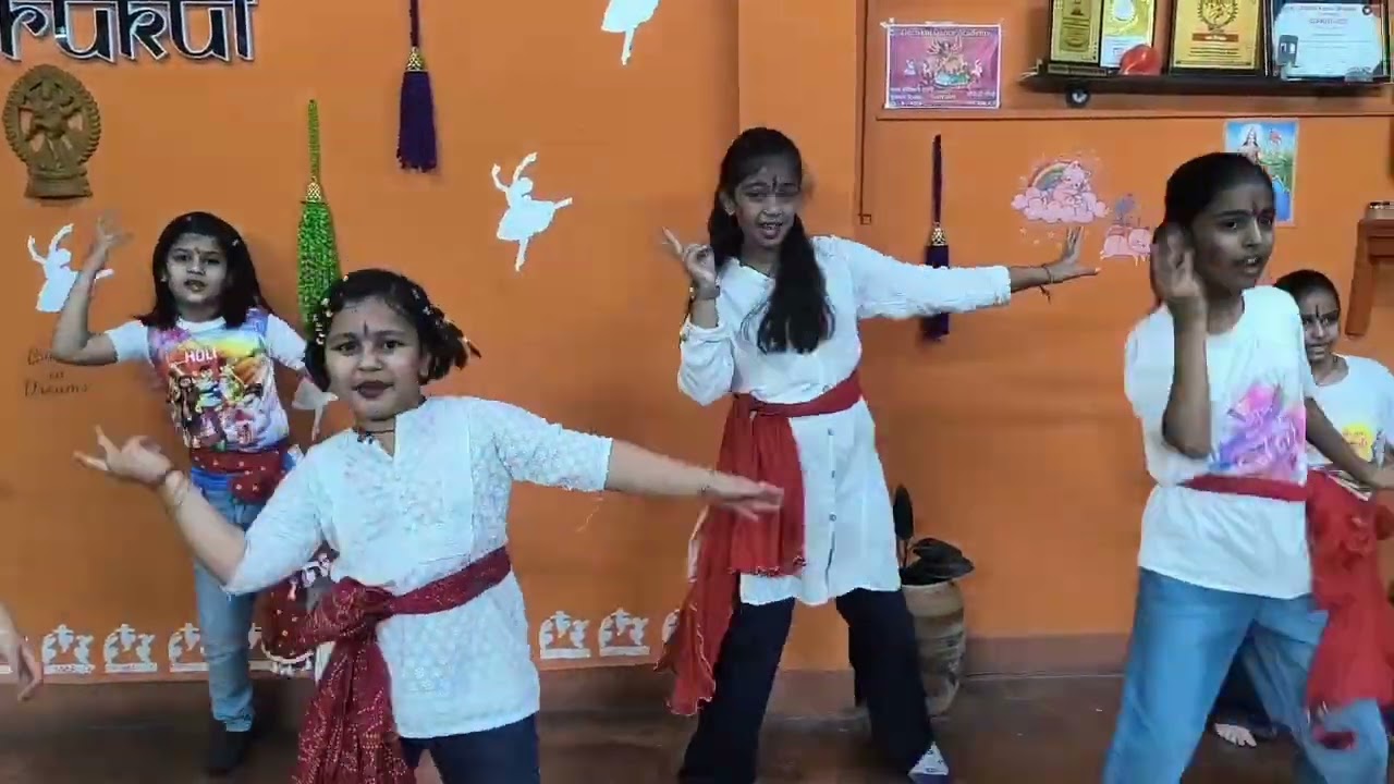 Panwadi #dance #dancecover #trending #holispecial #panwadisong 