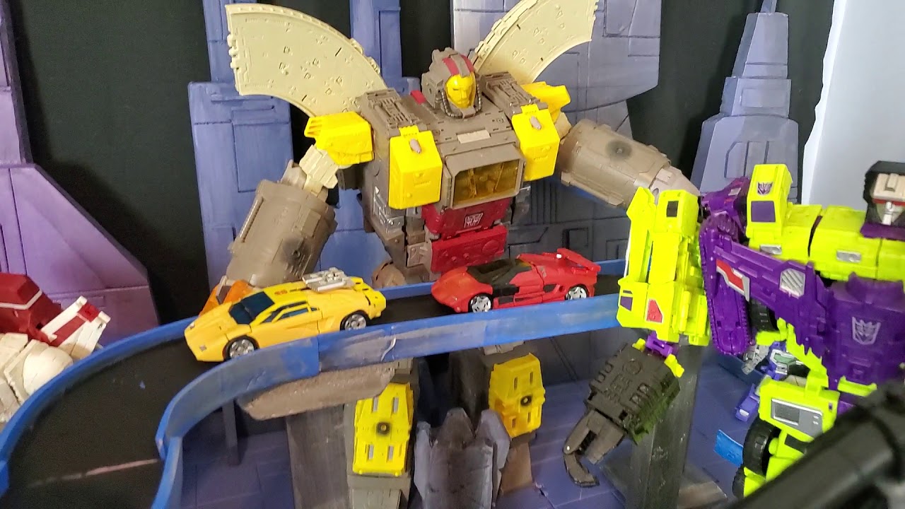 transformers war for cybertron diorama display