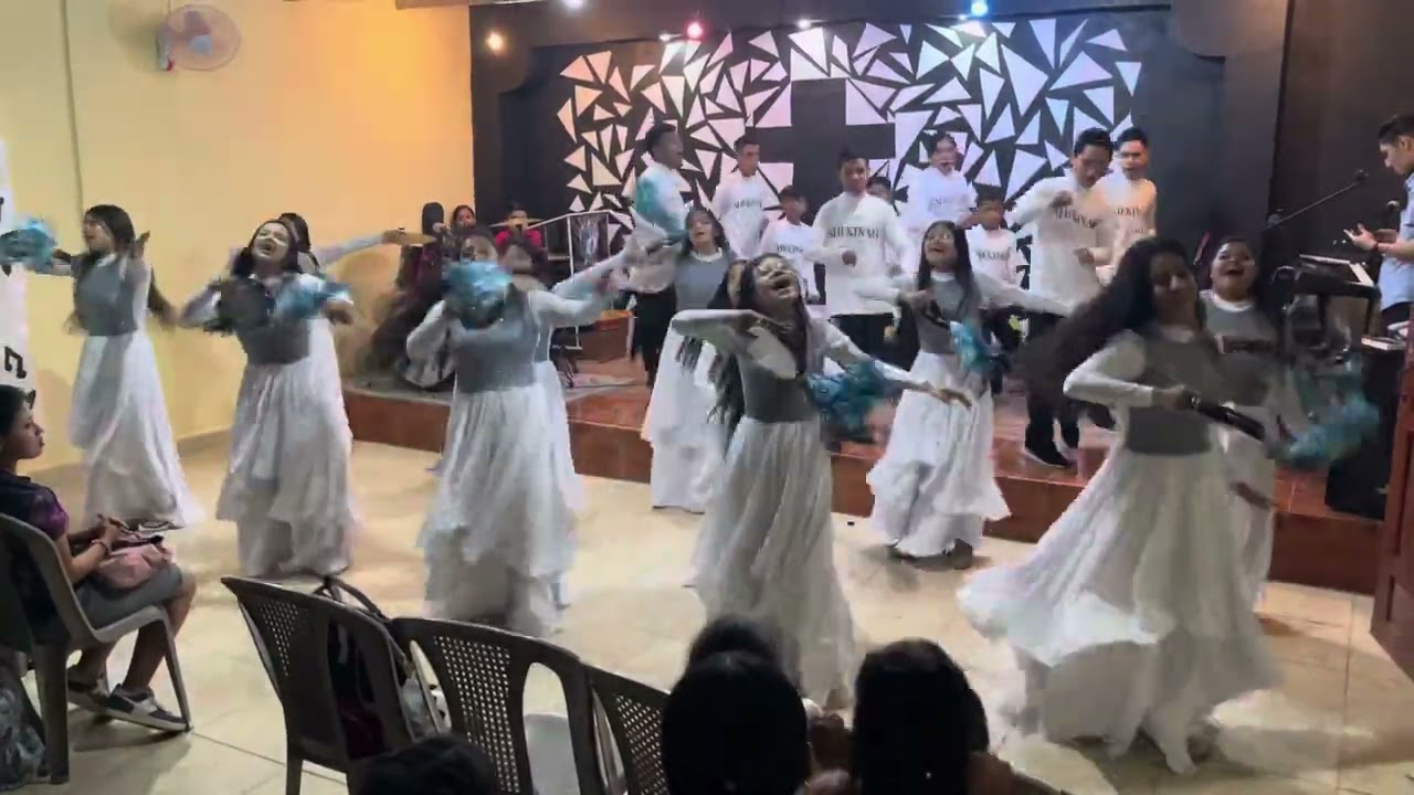 Danza sorprende al rey / asombrado estoy / me fascinas / mesa / aleluyemos