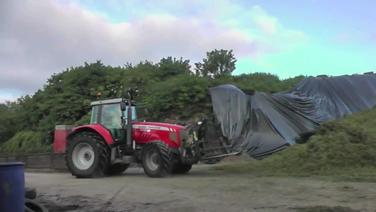 Cornish Farmers & Contractors, Pridham contractors on the pit, Silage 2012.mov