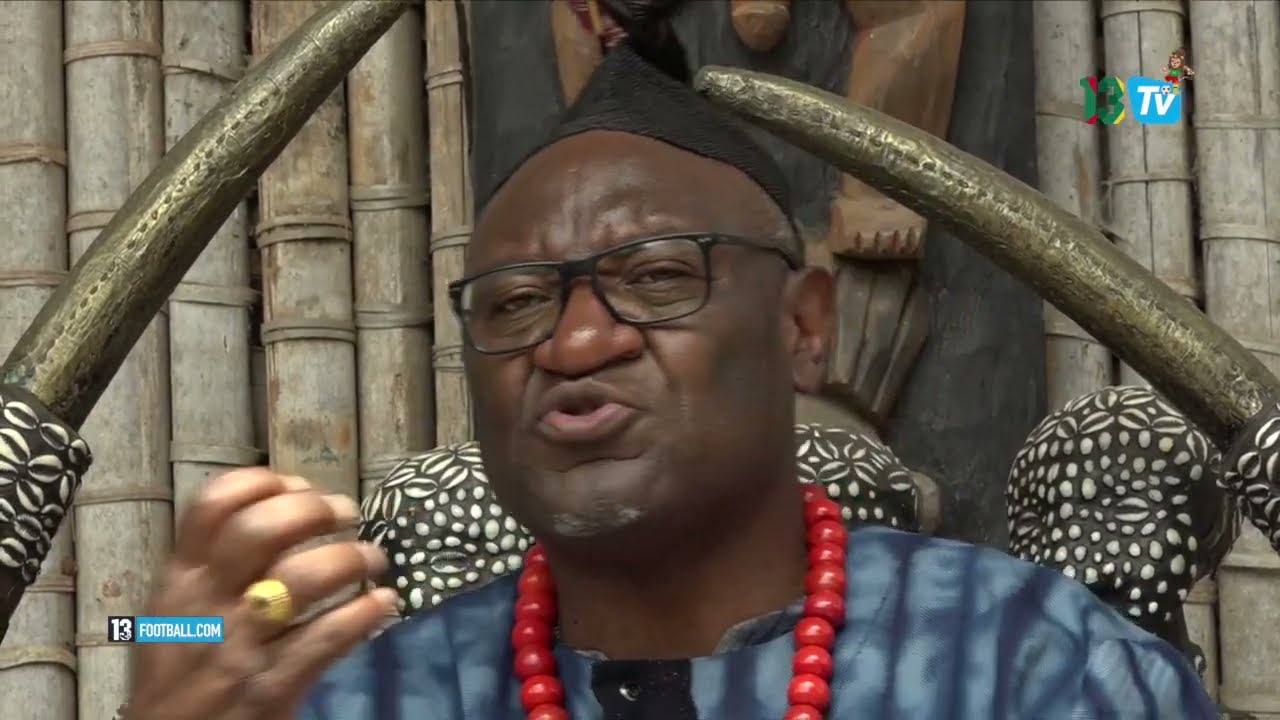 ZOOM SUR BATOUFAM, VILLAGE BAMILEKE SUR LA ROUTE DE L'HÔTEL DES LIONS !