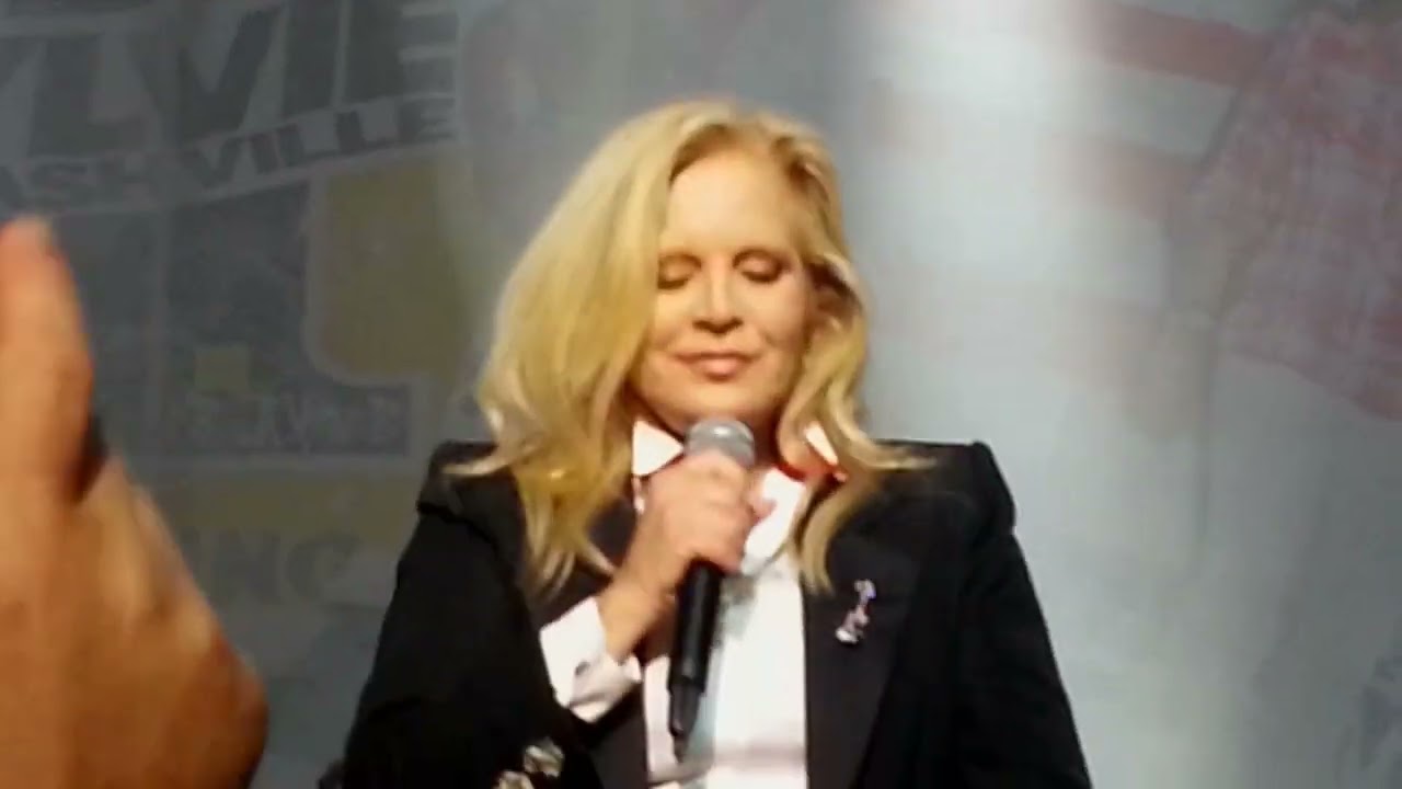 SYLVIE VARTAN AUX FOLIES BERGERE 2014