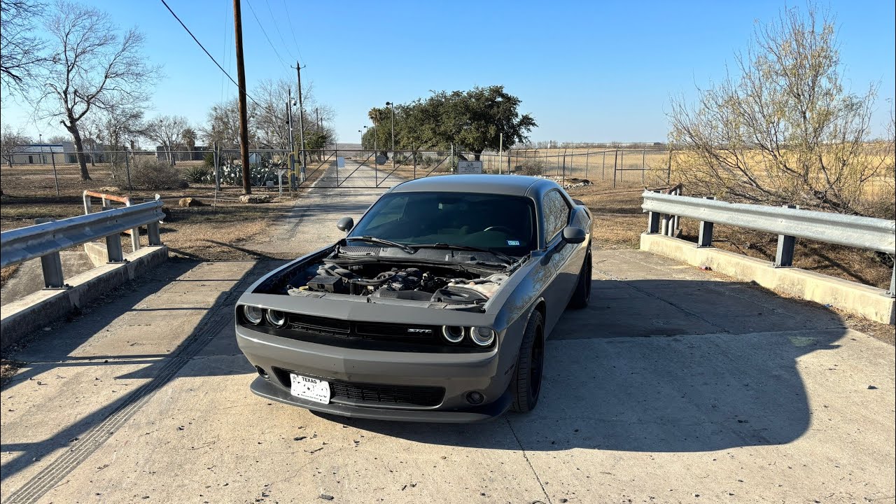 HOODLESS POV DRIVE IN TUNED DODGE CHALLENGER RT