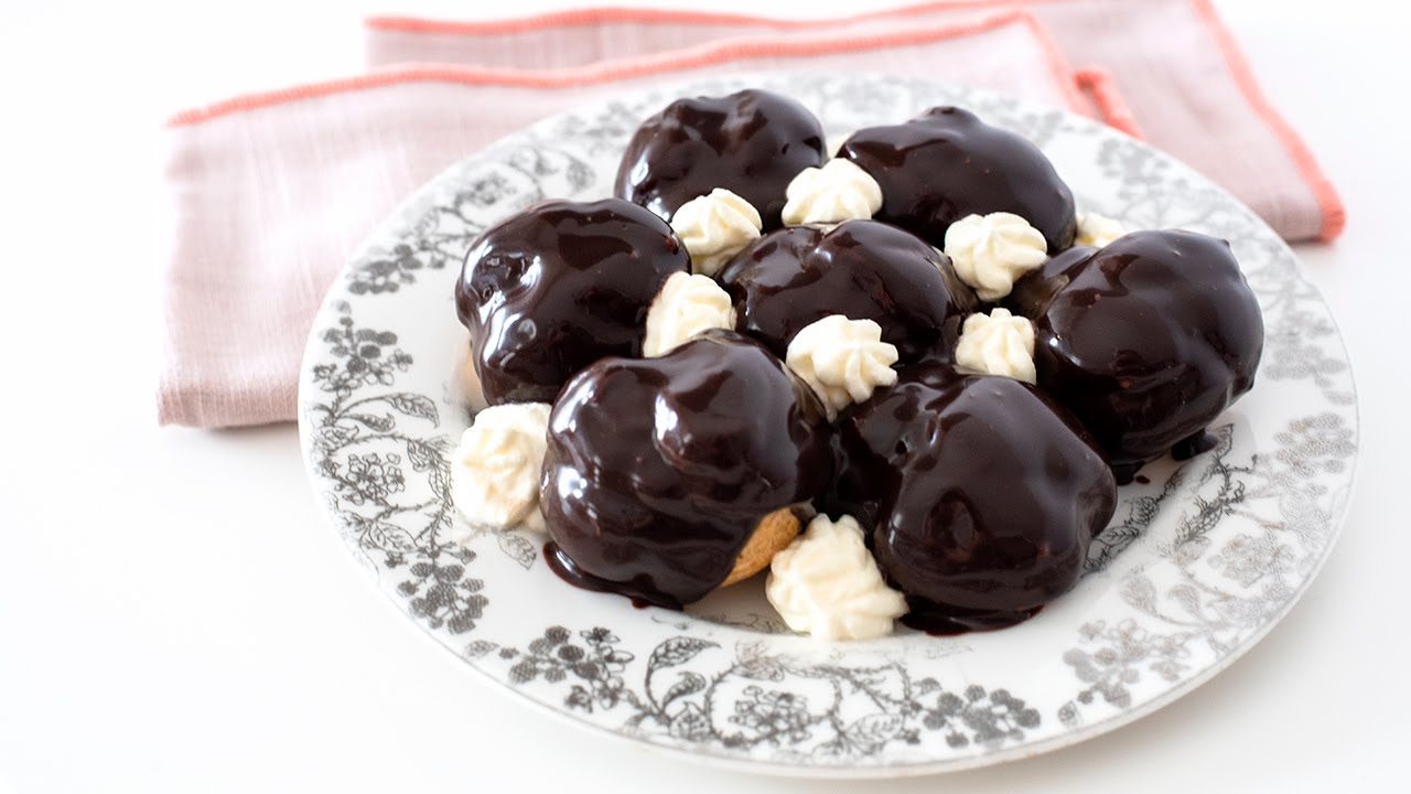 Profiteroles al cioccolato | Ricetta Semplice e Veloce