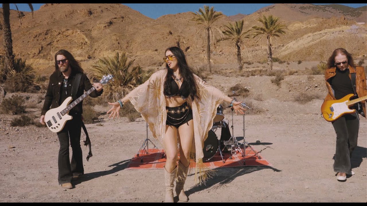 Velvet Rush- Aurora (Official Music Video)