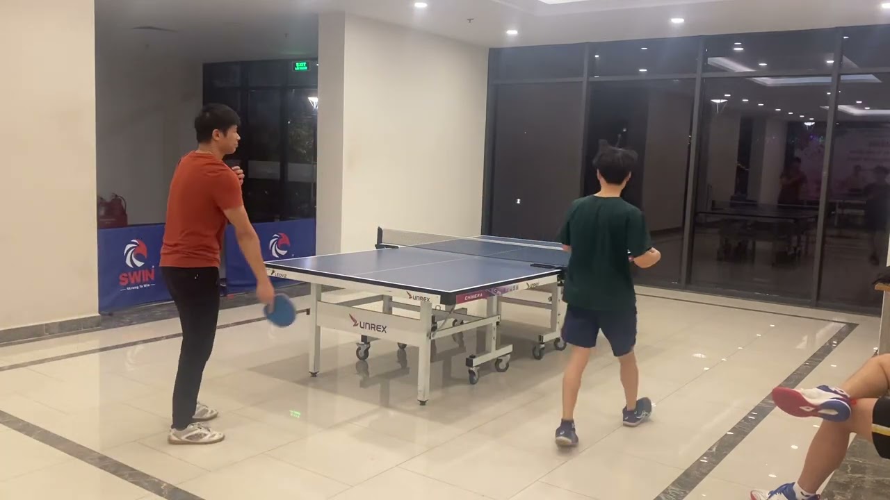 Huỳnh Bill - A Chiến (đấm, chặn rất nhanh, gò bóng mặt tàu siêu nặng)