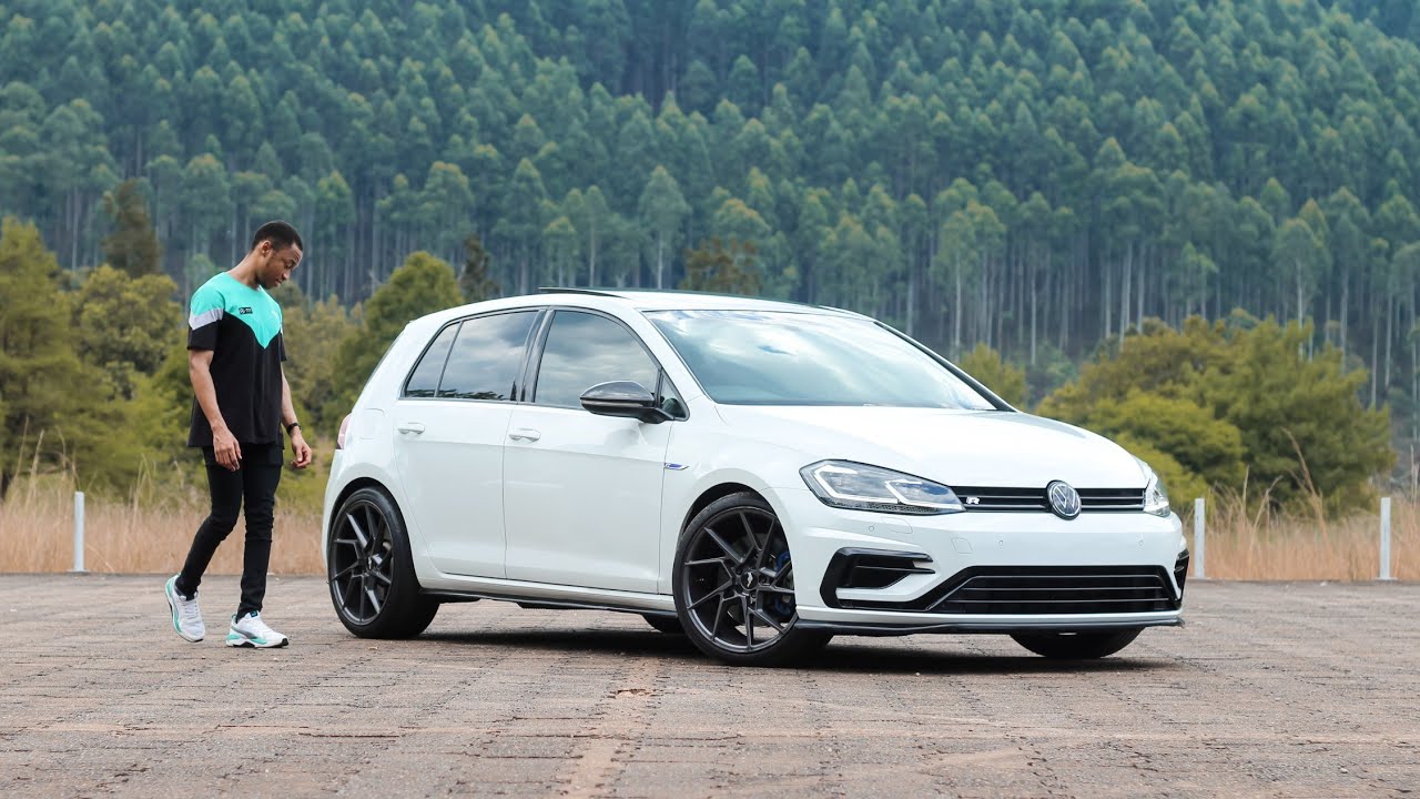 VW Golf 7.5 R с титановой выхлопной системой Akrapovic — это просто потрясающе! Полный подробный ...