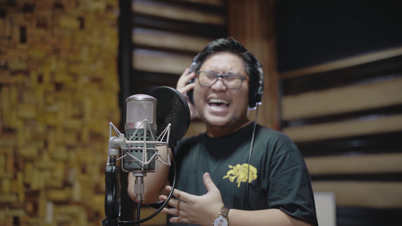BIARLAH KU SENDIRI - LOELA DRAKEL LIVE COVER BY BINSAR
