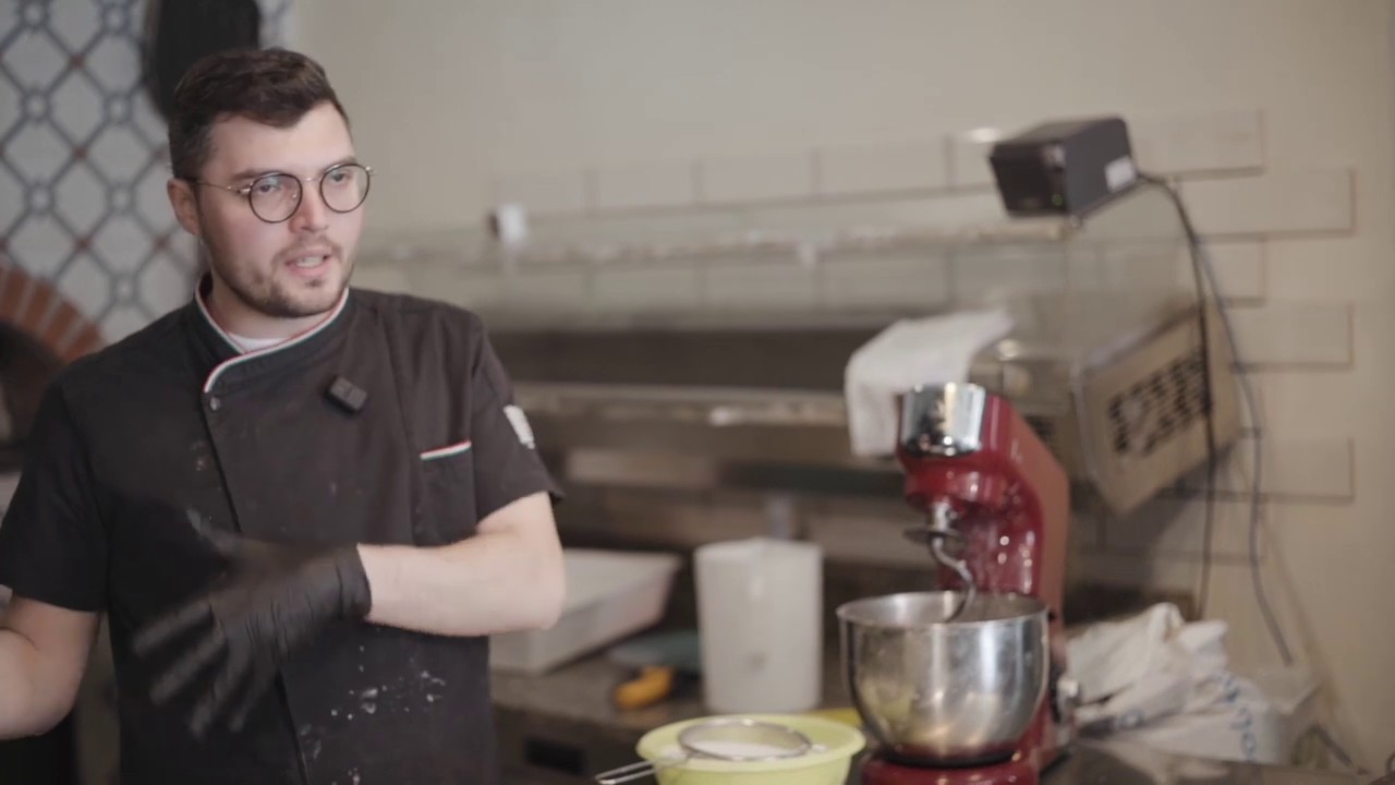 +++ Pizza in Teglia Romana con biga - da casa! TEORIA + PRATICA (parte 2: stesura e cottura) +++