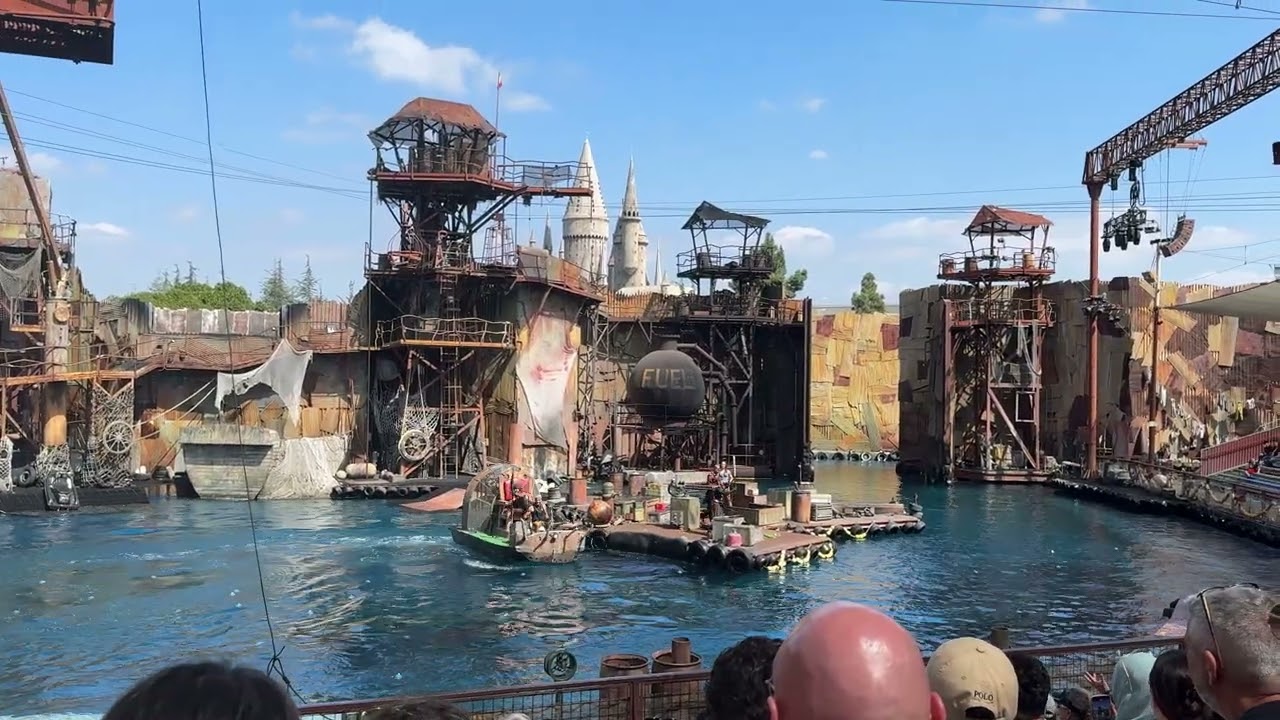 Universal Hollywood - Waterworld show - Oct 2025