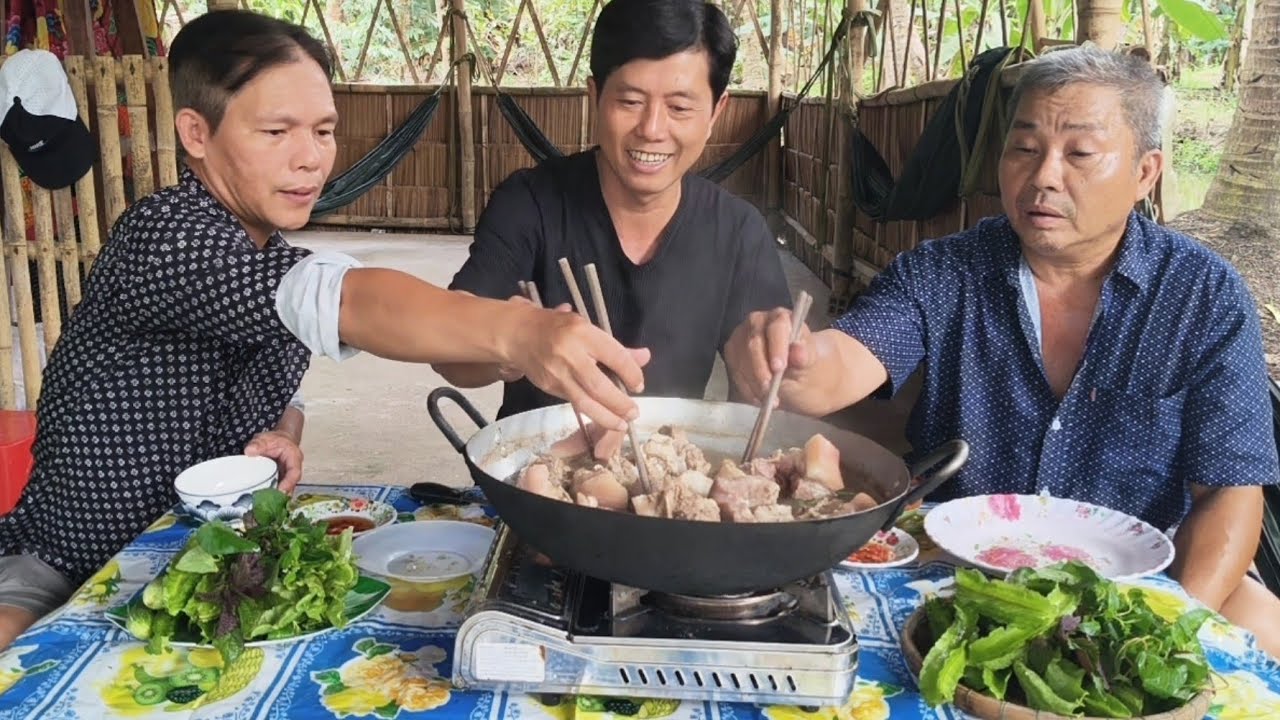 thấy Là Thèm với Món Đầu Heo Luộc Nước Dừa Chấm Nước Mắm Siêu Cay | Kho Quẹt Vlog T 209