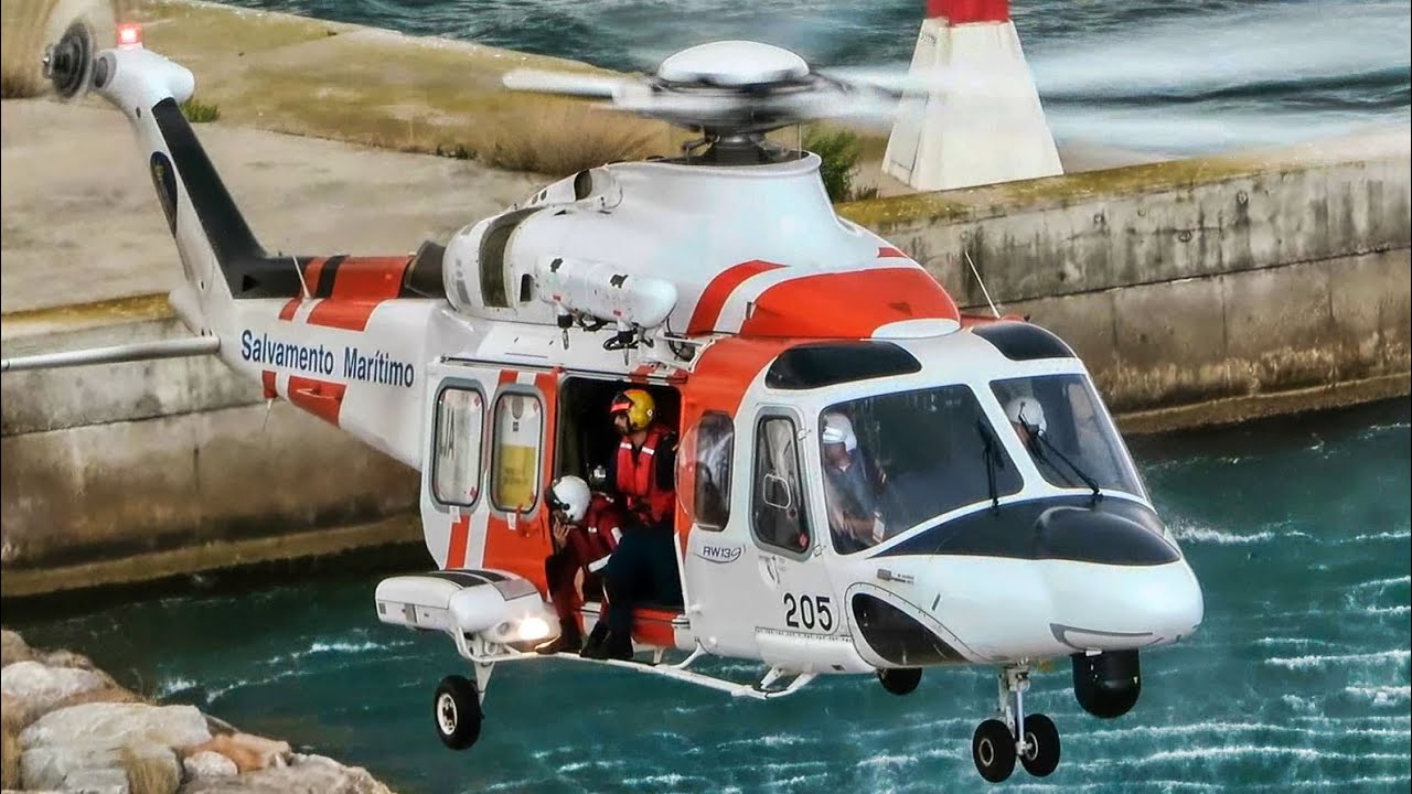 Salvamento Marítimo Helimer 205 AW139 EC-LJA en el helipuerto del puerto de Barcelona