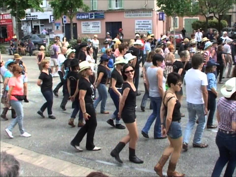 Straighten up (Aubagne 14 05 2015 Anim&eacute; par Country Story Tour)
