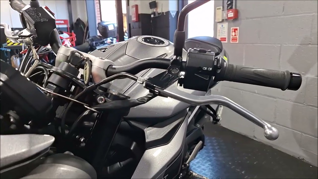 Triumph Street Triple 765 R