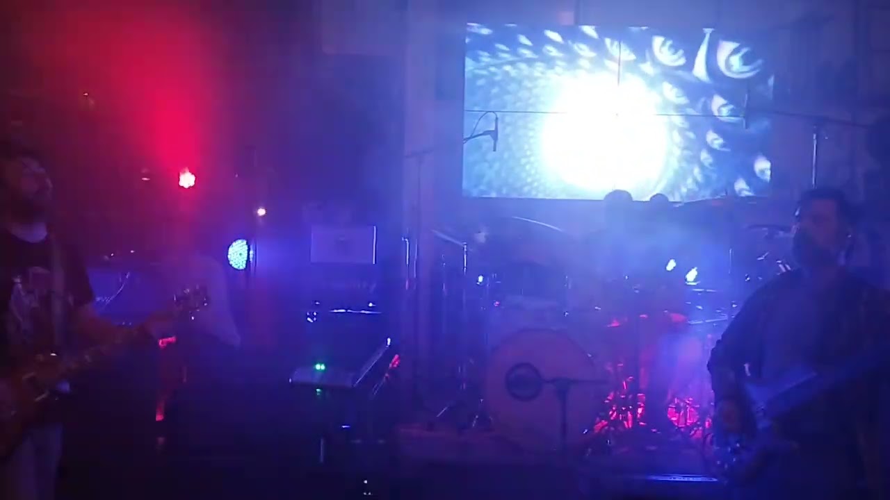 Pneuma - Tool - live cover by Sincrono in Chester bar, Chile.